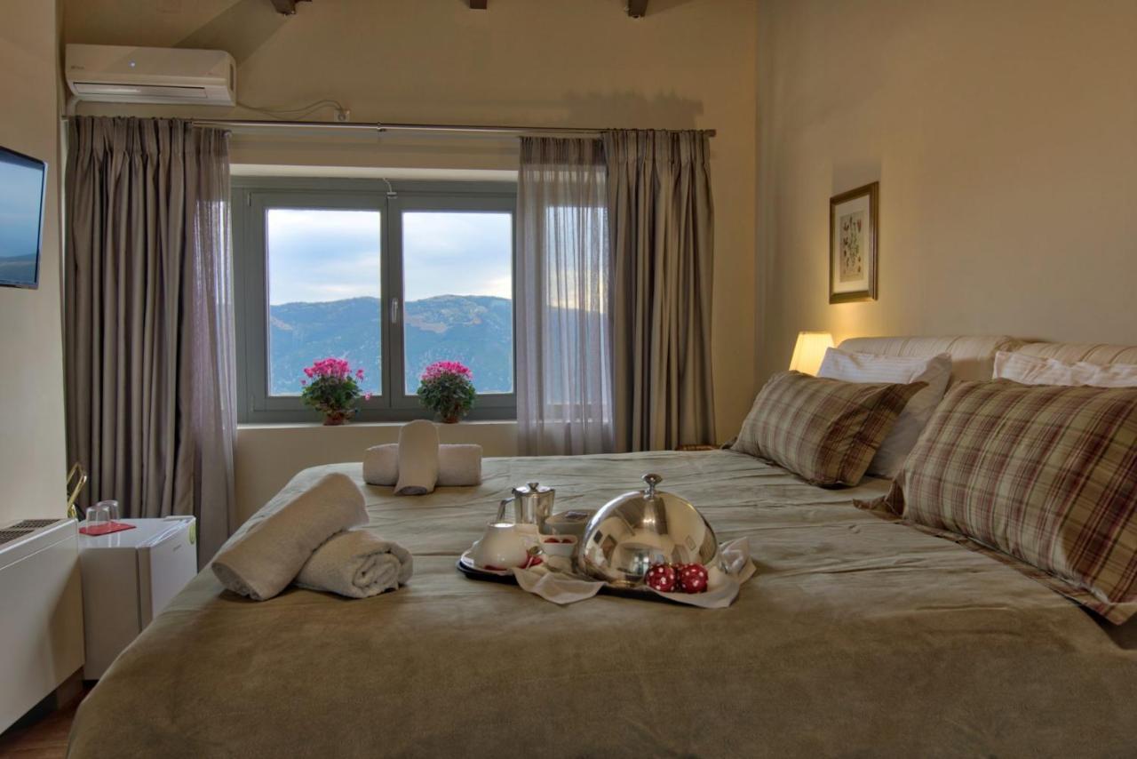 Aegli Arachova Hotell Eksteriør bilde