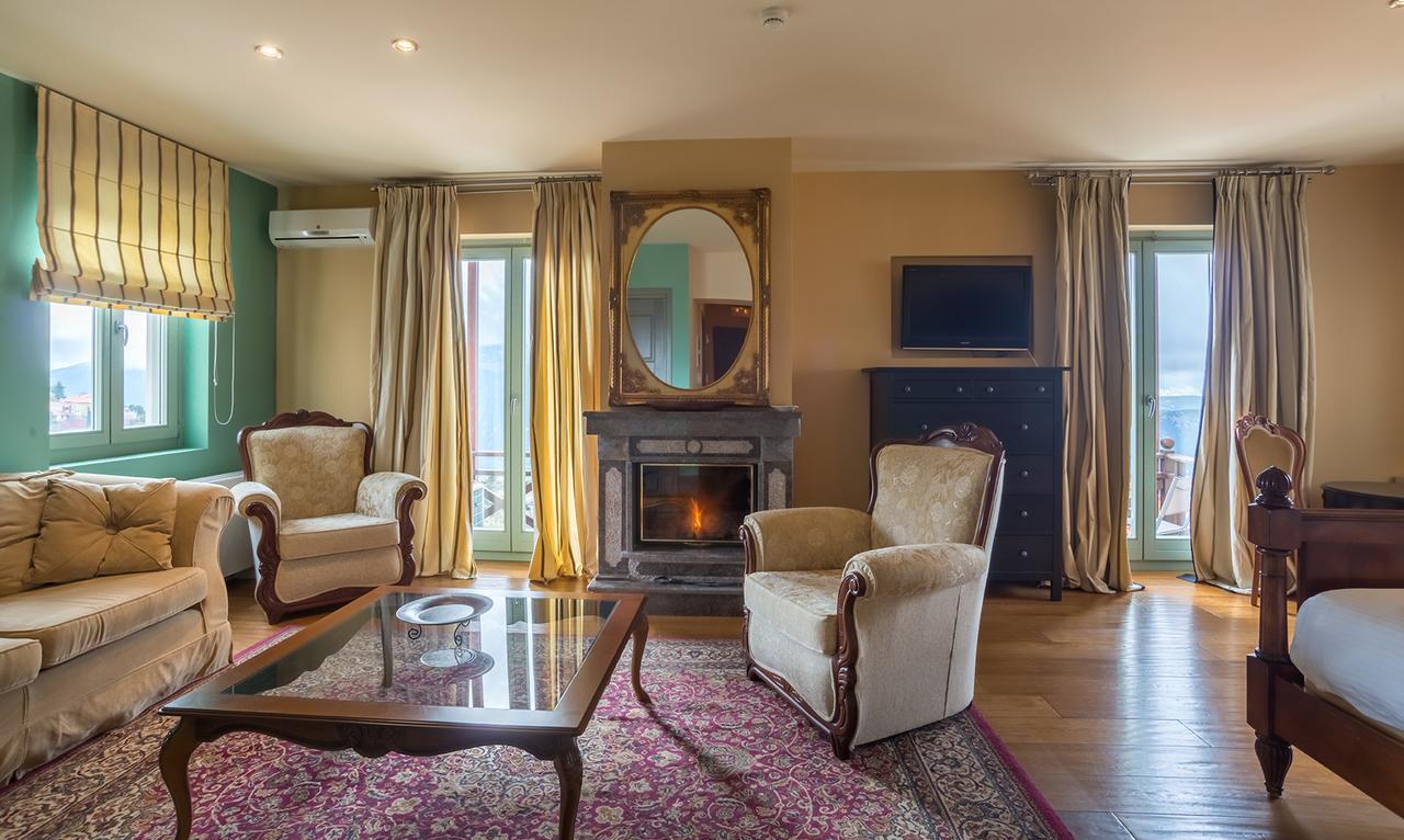Aegli Arachova Hotell Eksteriør bilde